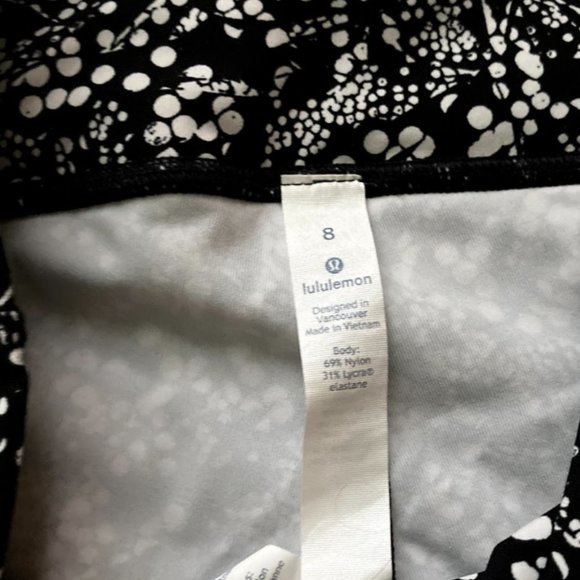 Lululemon Black and White Yoga/Workout Pants - Picture 3 of 4